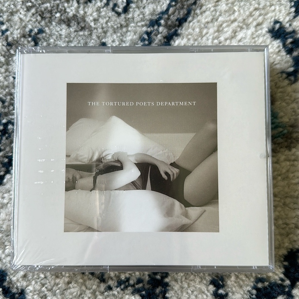 Taylor Swift Tortured Poets Collectors Deluxe CD + Bonus Track "The Manuscript"